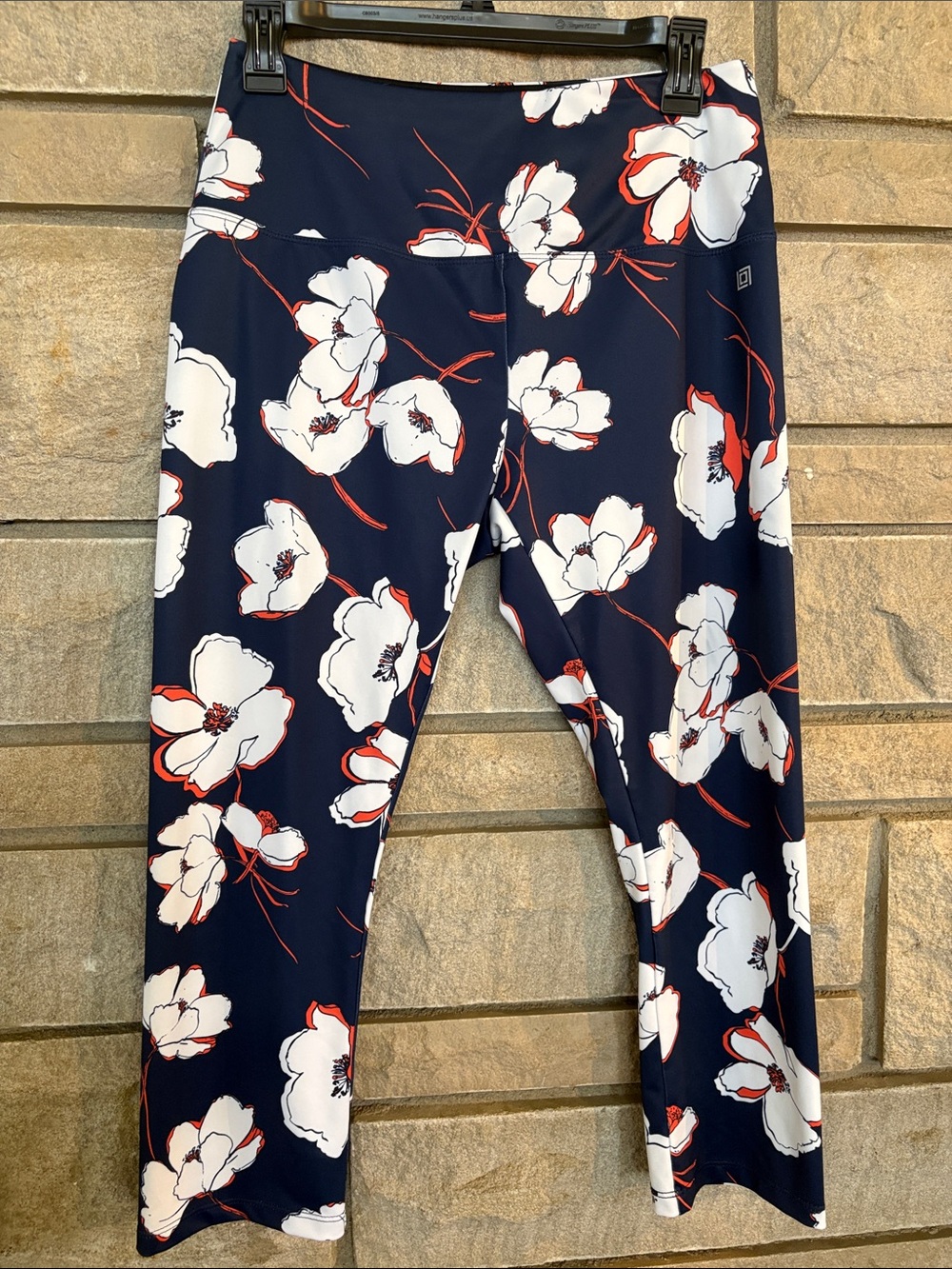 Liz Claiborne Weekend Navy and White Active Cropped pants